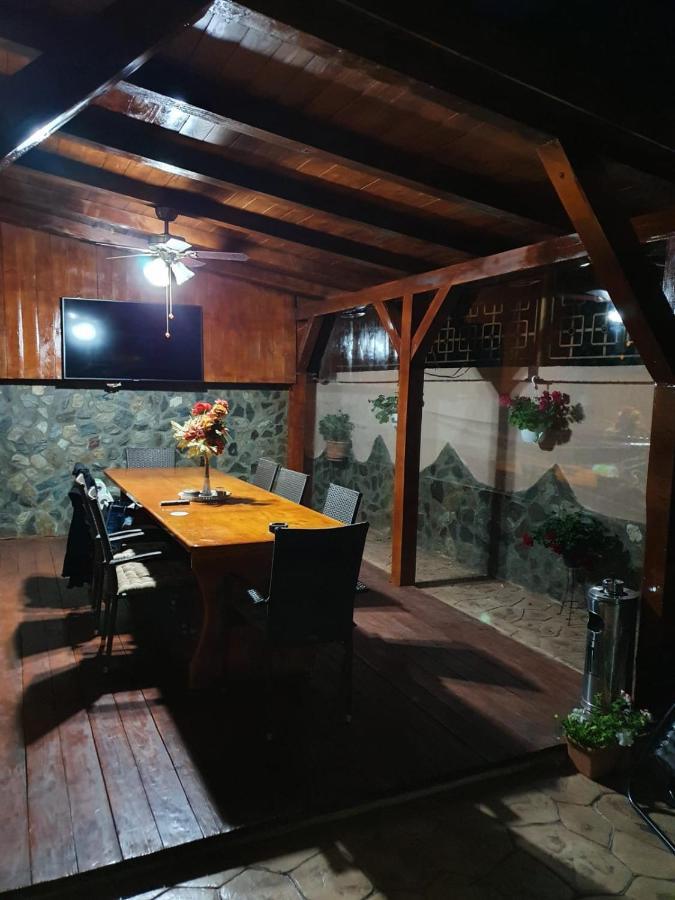 Hotel Casa Cattleya Târgu Jiu Exteriér fotografie