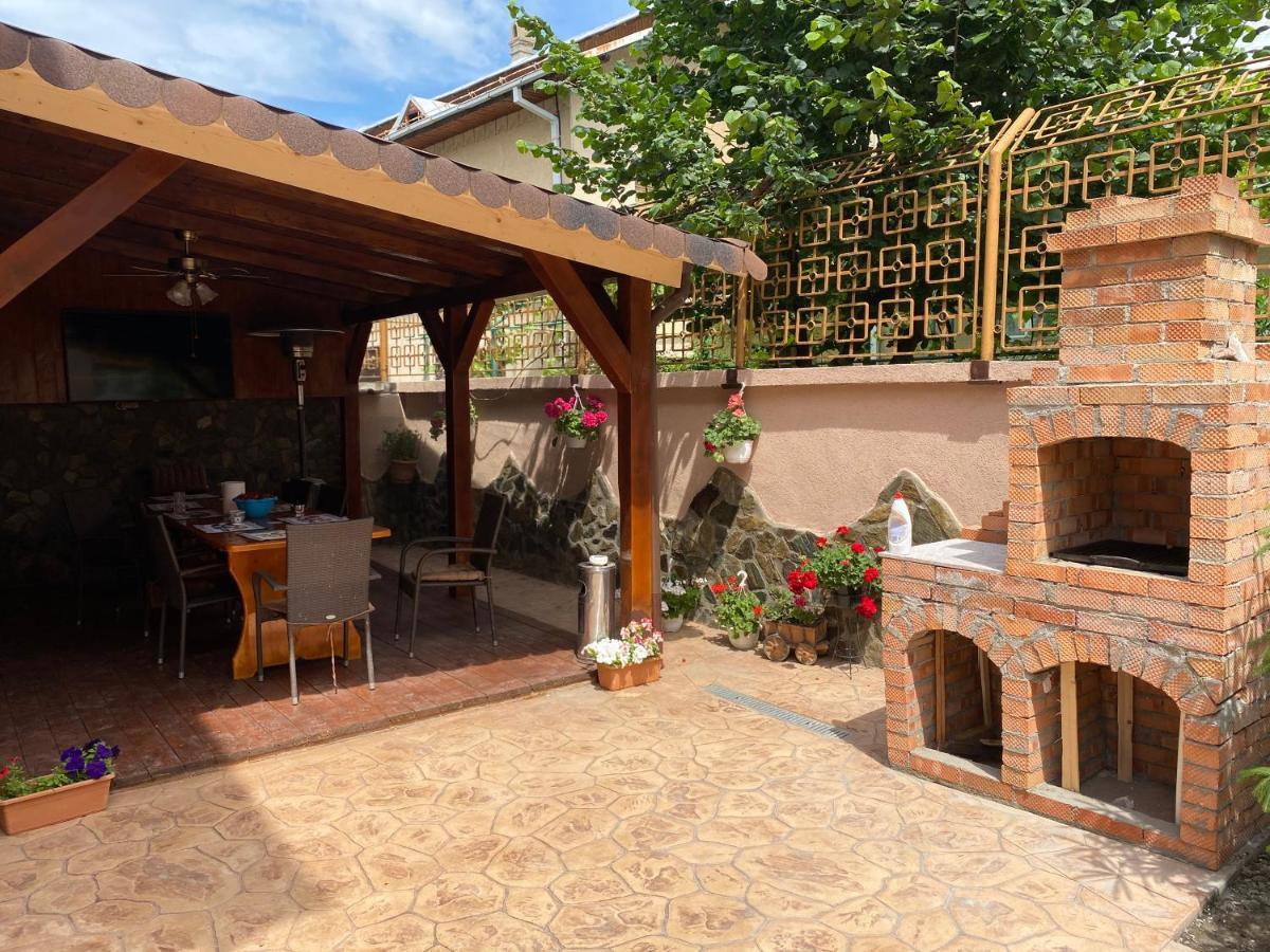 Hotel Casa Cattleya Târgu Jiu Exteriér fotografie