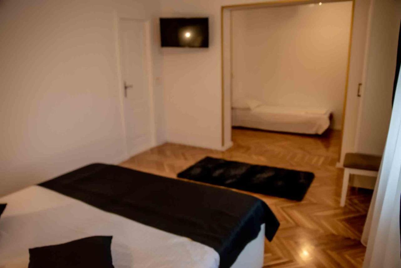 Hotel Casa Cattleya Târgu Jiu Exteriér fotografie