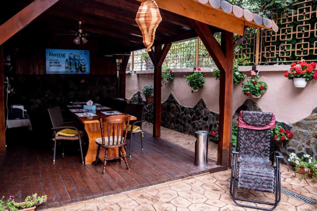 Hotel Casa Cattleya Târgu Jiu Exteriér fotografie